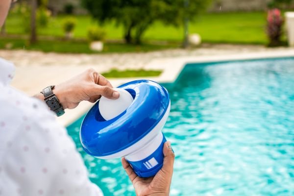 Guia de Manutenção de Equipamentos para Piscineiros